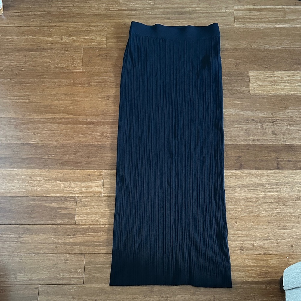 Kenneth Cole Reaction Elegant Black Maxi Skirt